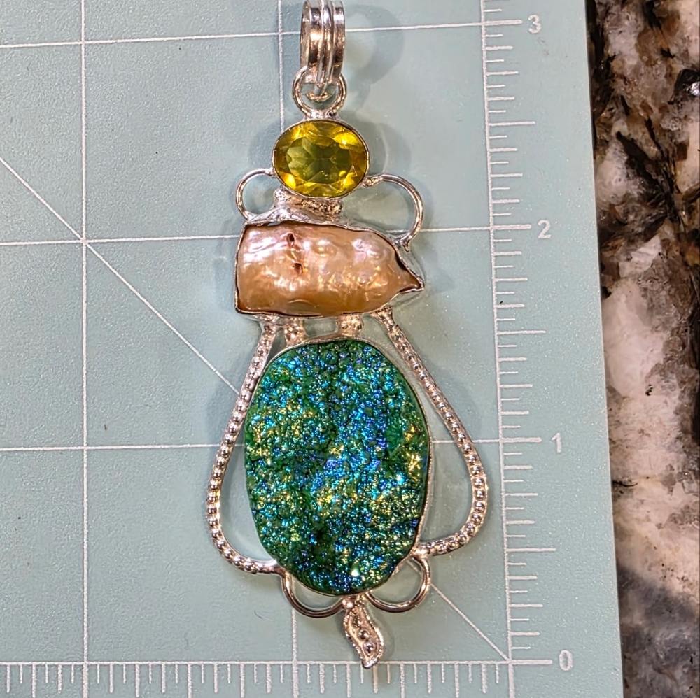 Artisan Silver Tone Pendant With Pearl And Green Stone
